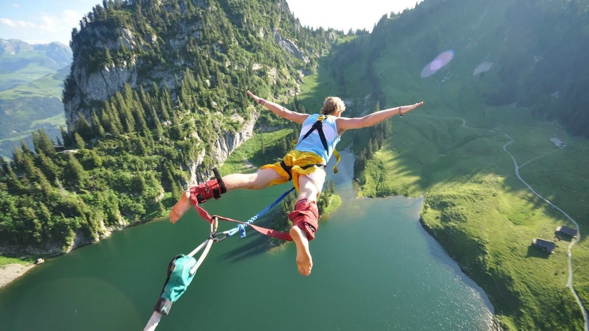 王者归来！哈登首秀高光引爆巴黎，PSG球迷沸腾